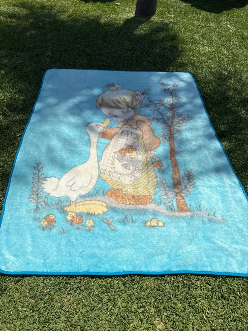 Vintage Korean Mink Blanket Baby Blue Little Girl w/ Duck 82 x 61 EUC Precious
